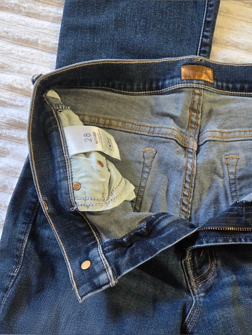 MOTHER The Insider Crop Step Fray Jeans Size 28 Dark Wash Raw Hem - Picture 7 of 11